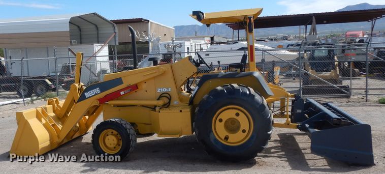 image for item DH2384 2000 John Deere 210LE  landscape tractor