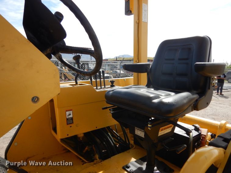 image for item DH2384 2000 John Deere 210LE  landscape tractor