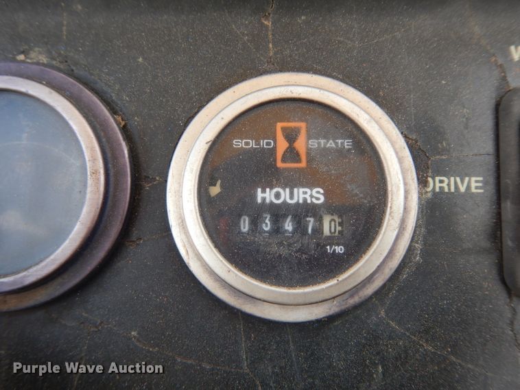 image for item DH2384 2000 John Deere 210LE  landscape tractor