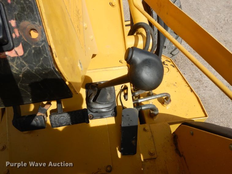 image for item DH2384 2000 John Deere 210LE  landscape tractor