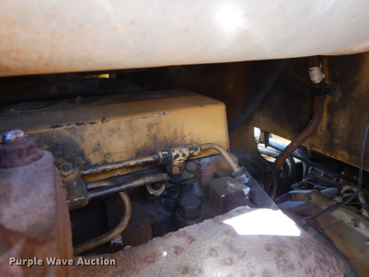 image for item DH2384 2000 John Deere 210LE  landscape tractor