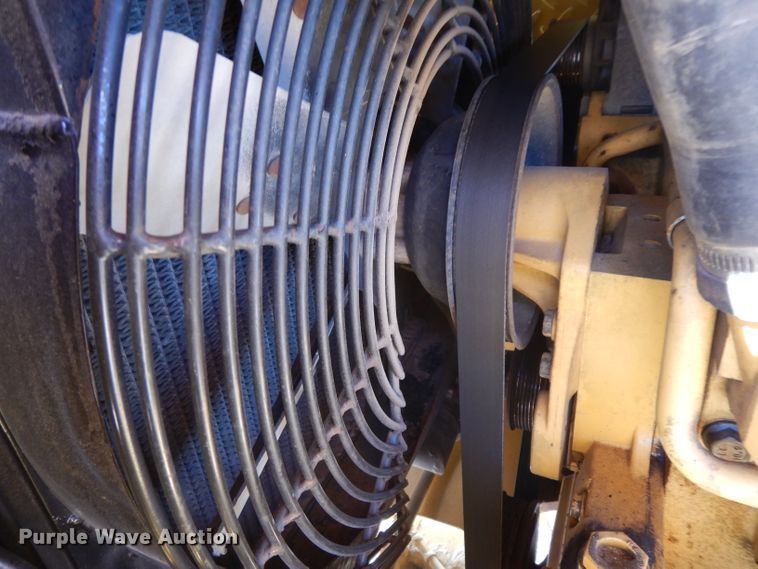 image for item DH2384 2000 John Deere 210LE  landscape tractor