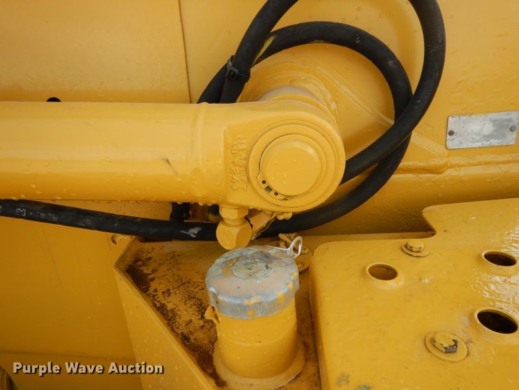 image for item DH2384 2000 John Deere 210LE  landscape tractor