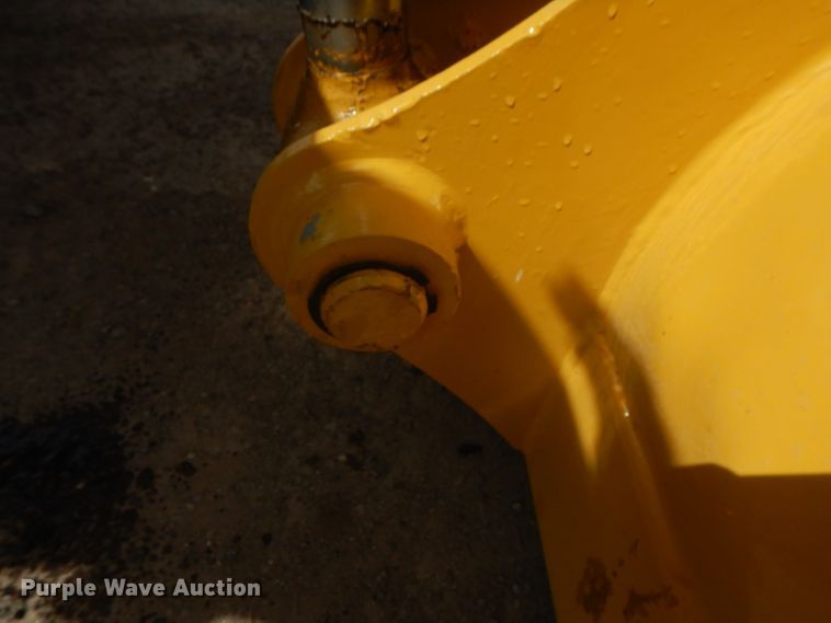 image for item DH2384 2000 John Deere 210LE  landscape tractor