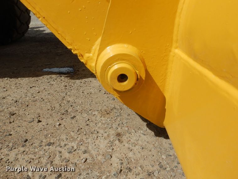 image for item DH2384 2000 John Deere 210LE  landscape tractor