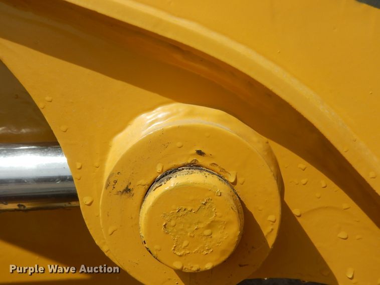 image for item DH2384 2000 John Deere 210LE  landscape tractor