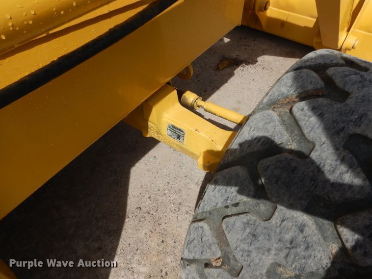 image for item DH2384 2000 John Deere 210LE  landscape tractor