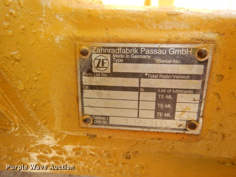 image for item DH2384 2000 John Deere 210LE  landscape tractor