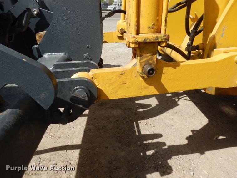 image for item DH2384 2000 John Deere 210LE  landscape tractor