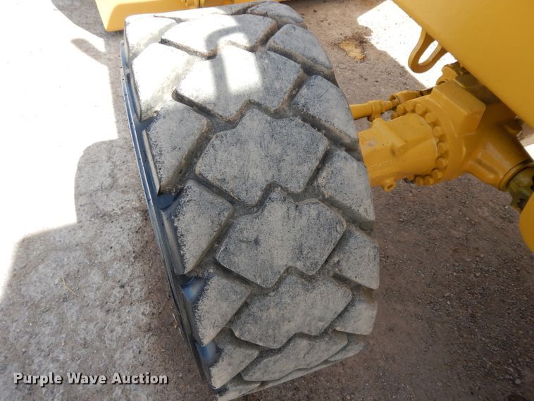 image for item DH2384 2000 John Deere 210LE  landscape tractor