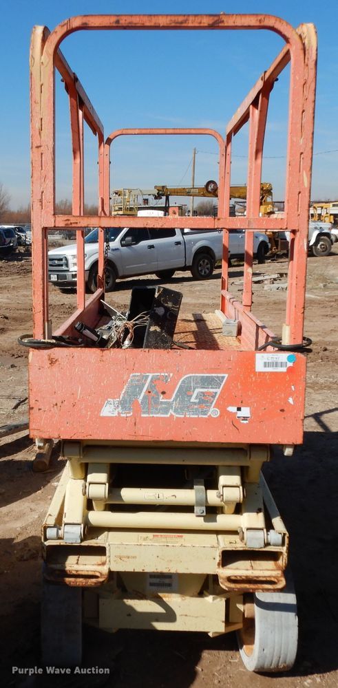 image for item DH2388 JLG 2032  scissor lift