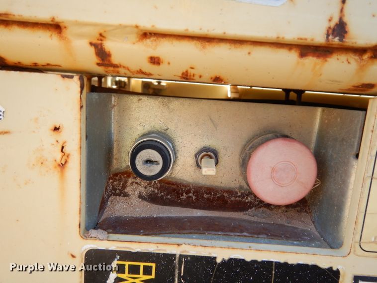 image for item DH2388 JLG 2032  scissor lift