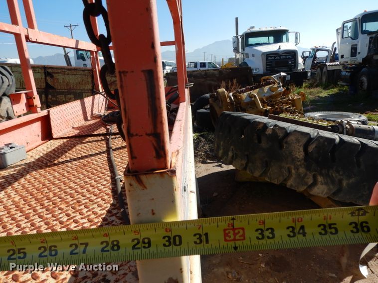 image for item DH2388 JLG 2032  scissor lift