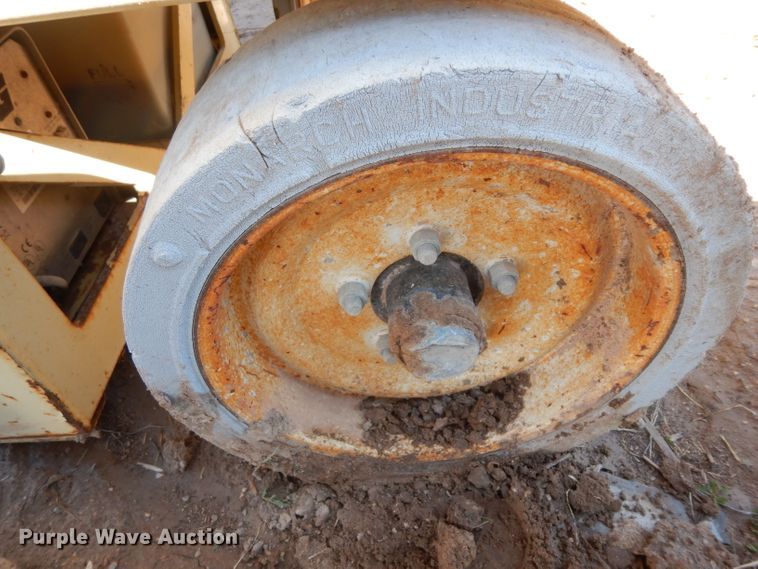 image for item DH2388 JLG 2032  scissor lift