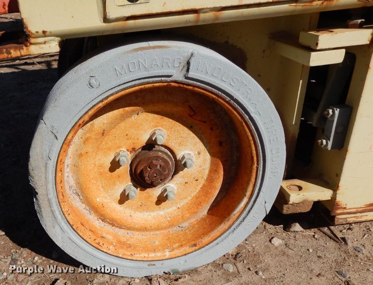 image for item DH2388 JLG 2032  scissor lift