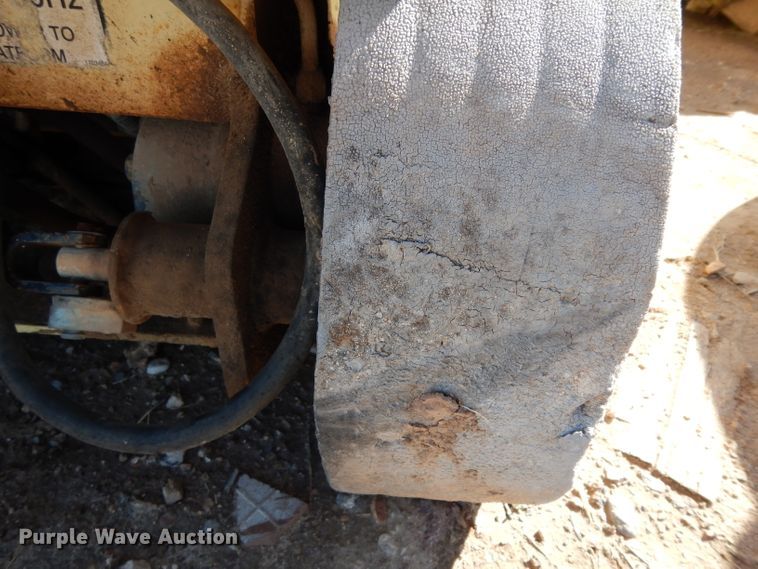 image for item DH2388 JLG 2032  scissor lift