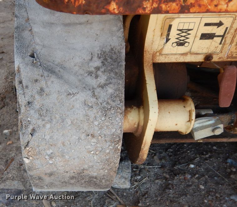 image for item DH2388 JLG 2032  scissor lift