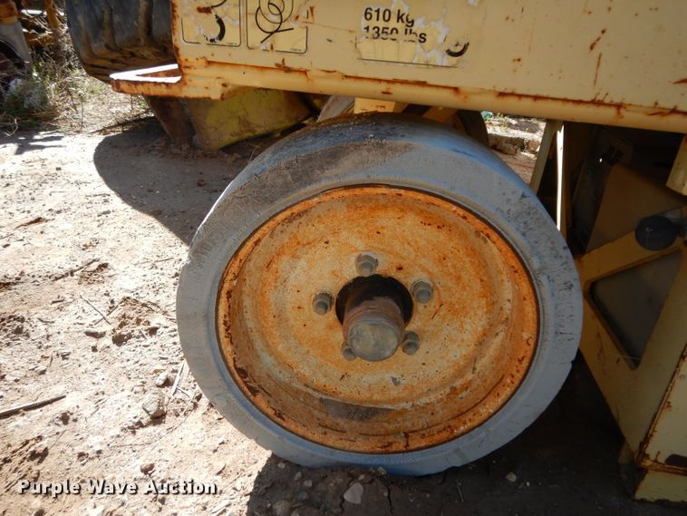 image for item DH2388 JLG 2032  scissor lift