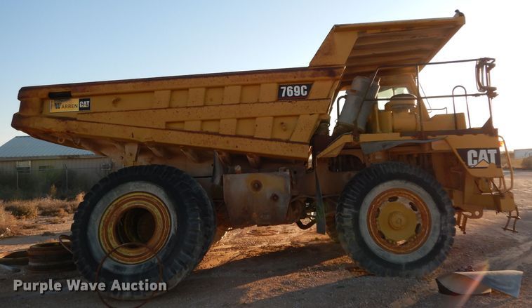 image for item DH2389 1995 Caterpillar 769C  off road haul truck