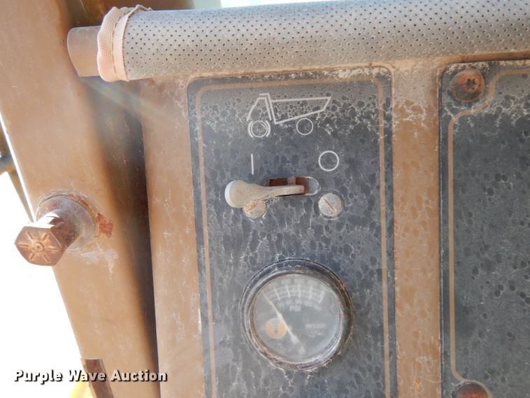 image for item DH2389 1995 Caterpillar 769C  off road haul truck