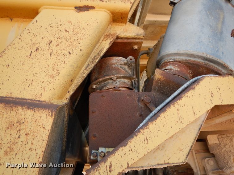 image for item DH2389 1995 Caterpillar 769C  off road haul truck