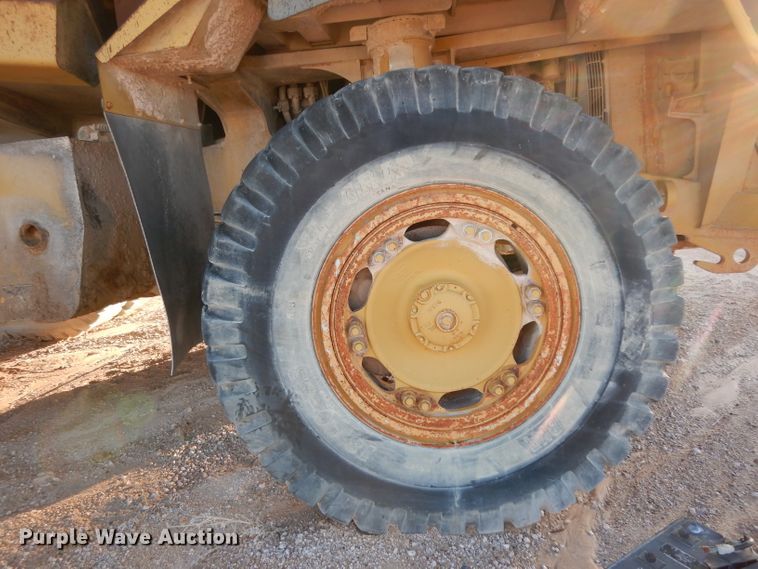 image for item DH2389 1995 Caterpillar 769C  off road haul truck