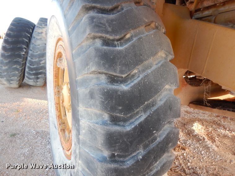 image for item DH2389 1995 Caterpillar 769C  off road haul truck