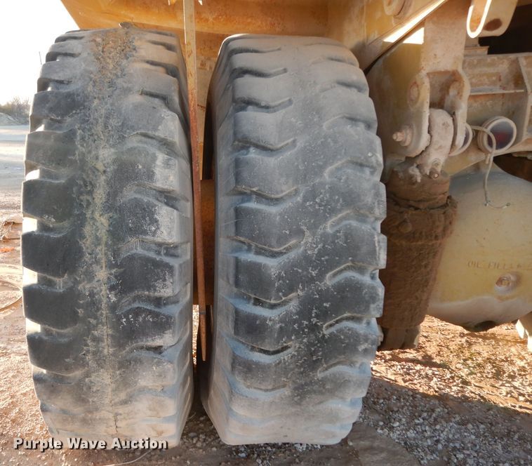 image for item DH2389 1995 Caterpillar 769C  off road haul truck