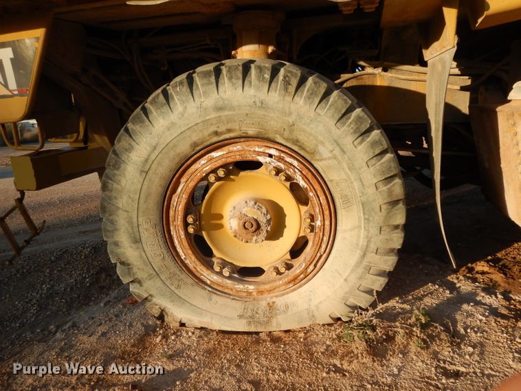 image for item DH2389 1995 Caterpillar 769C  off road haul truck