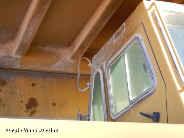 image for item DH2389 1995 Caterpillar 769C  off road haul truck