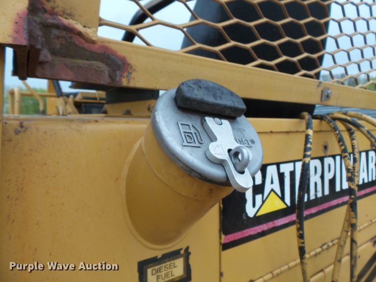 image for item DH7918 1993 Caterpillar D4C LGP  crawler dozer