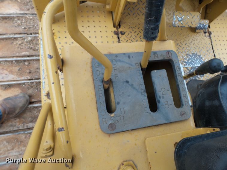 image for item DH7918 1993 Caterpillar D4C LGP  crawler dozer