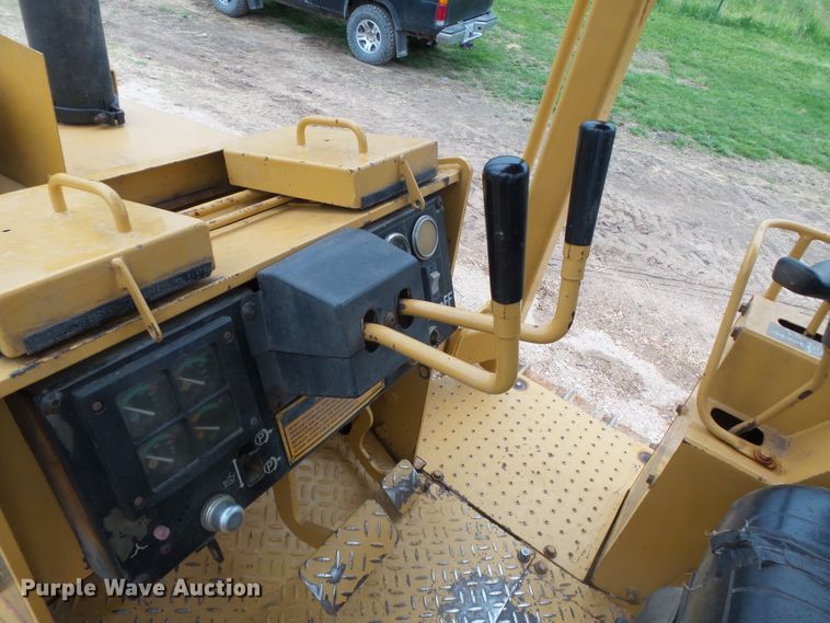 image for item DH7918 1993 Caterpillar D4C LGP  crawler dozer