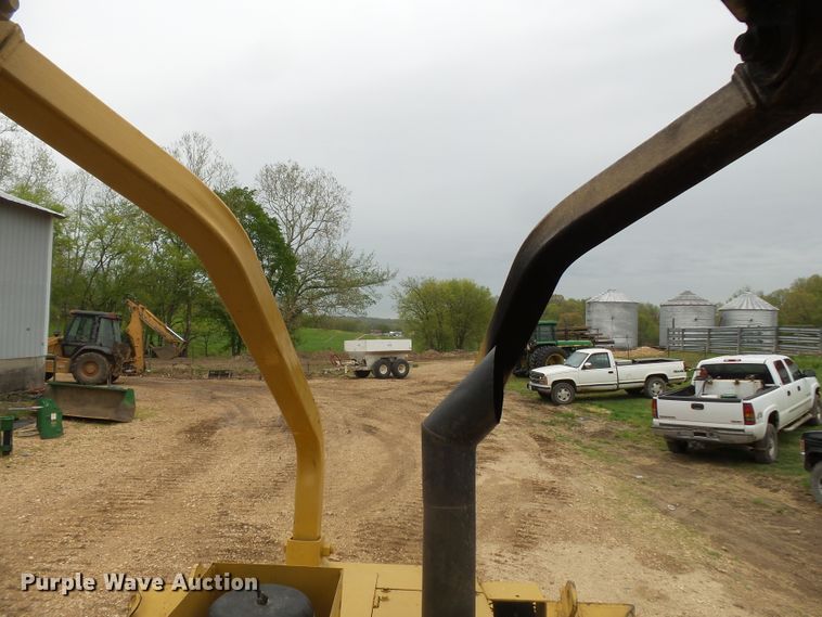 image for item DH7918 1993 Caterpillar D4C LGP  crawler dozer