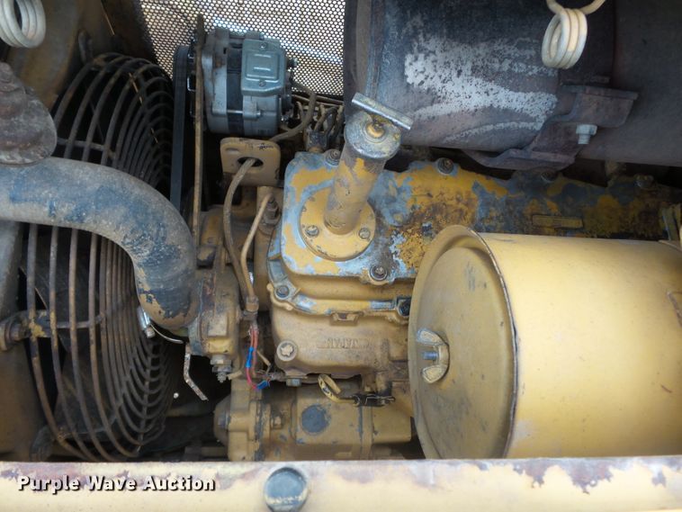 image for item DH7918 1993 Caterpillar D4C LGP  crawler dozer