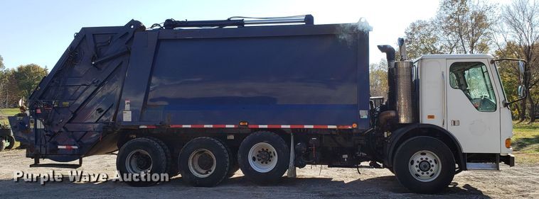 image for item EK9102 2007 American Lafrance Condor refuse truck