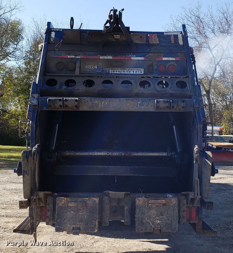 image for item EK9102 2007 American Lafrance Condor refuse truck