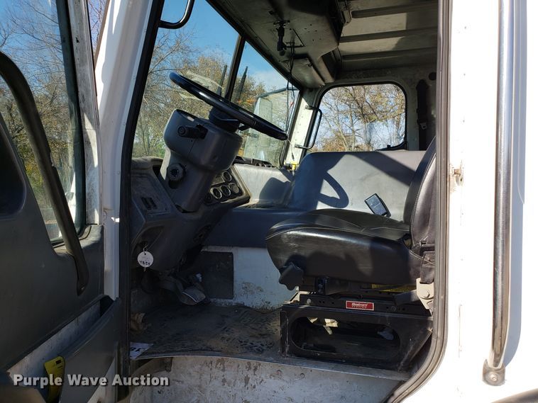 image for item EK9102 2007 American Lafrance Condor refuse truck