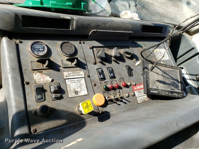 image for item EK9102 2007 American Lafrance Condor refuse truck