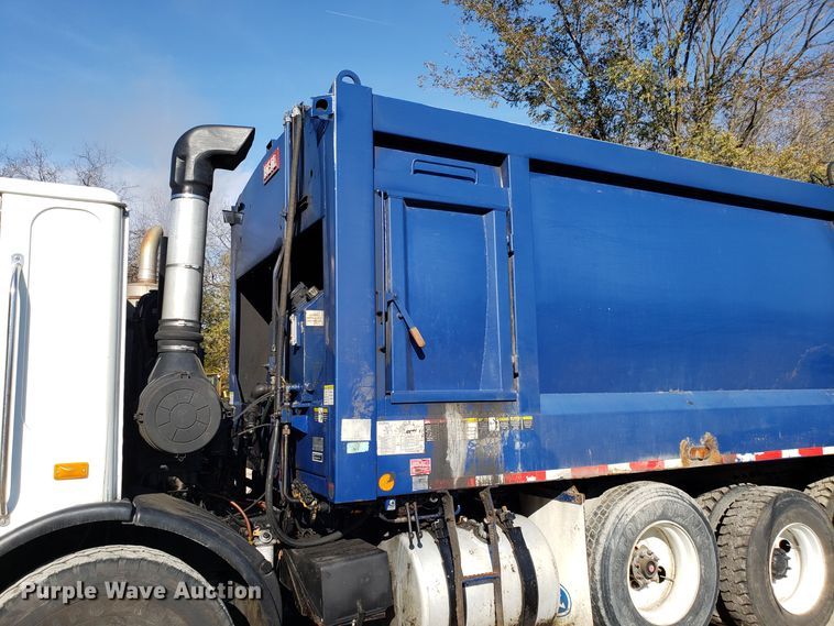 image for item EK9102 2007 American Lafrance Condor refuse truck