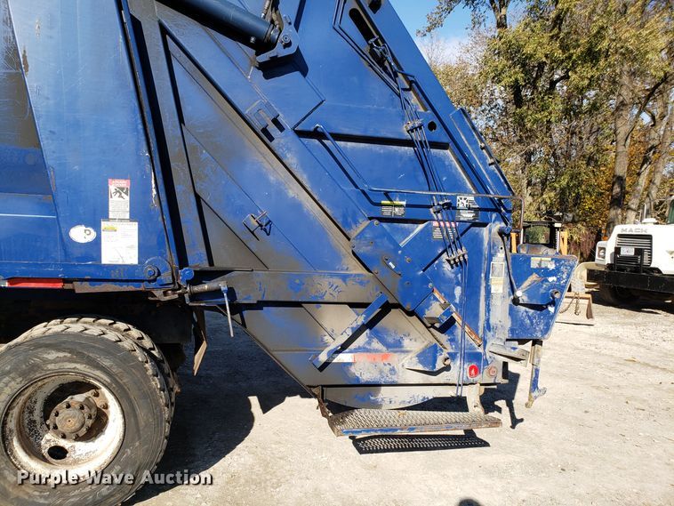 image for item EK9102 2007 American Lafrance Condor refuse truck