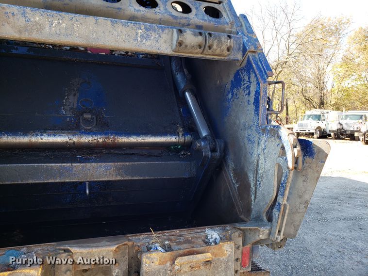 image for item EK9102 2007 American Lafrance Condor refuse truck