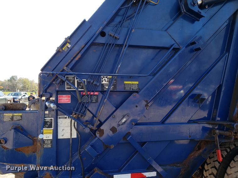 image for item EK9102 2007 American Lafrance Condor refuse truck