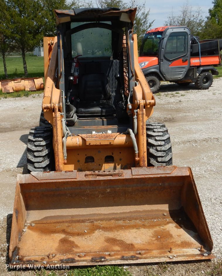 2005 Case 410 skid steer loader in Cleveland, MO Item EK9182 sold