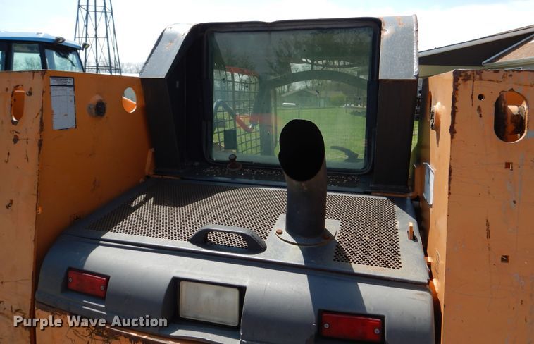 image for item EK9182 2005 Case 410  skid steer loader