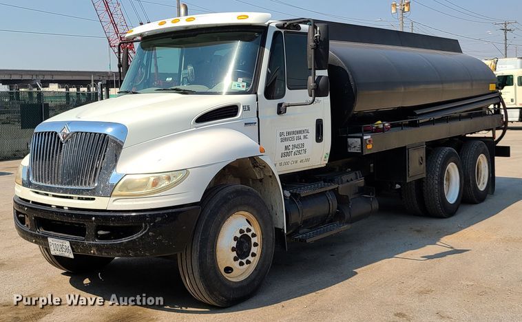 image for item EL9805 2008 International 4400 tank truck