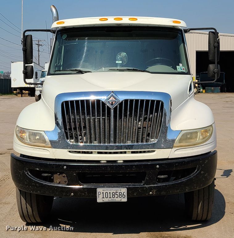 image for item EL9805 2008 International 4400 tank truck