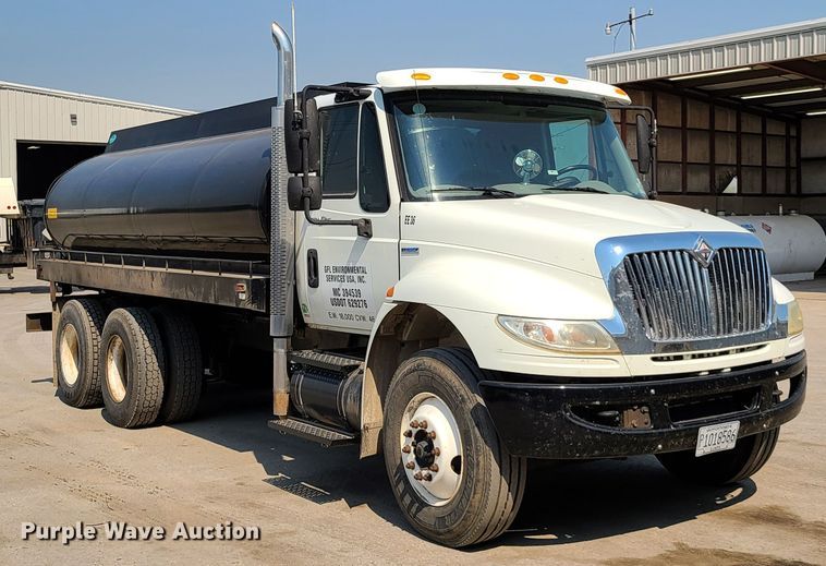 image for item EL9805 2008 International 4400 tank truck