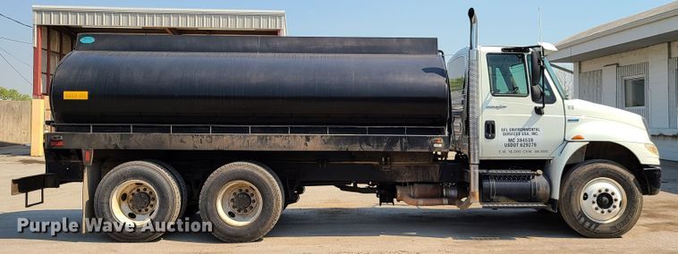 image for item EL9805 2008 International 4400 tank truck