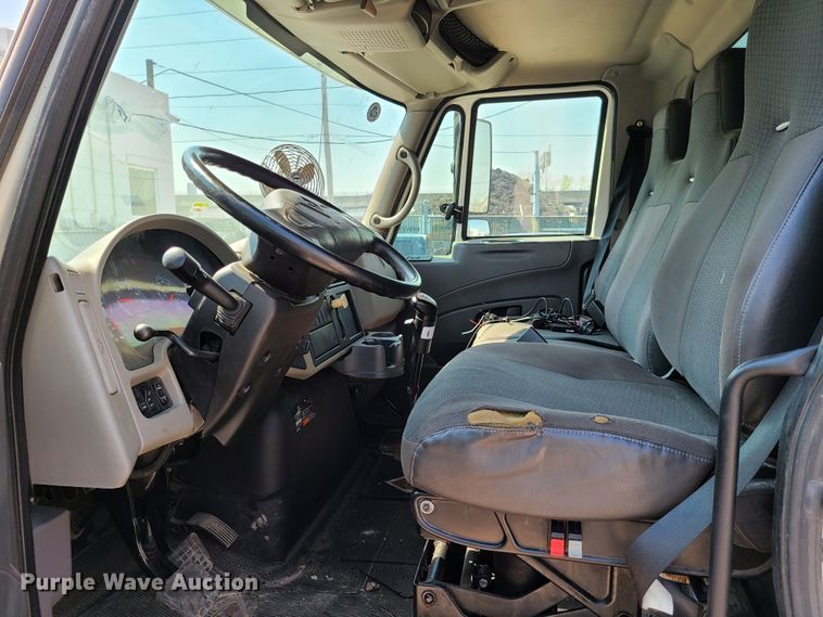 image for item EL9805 2008 International 4400 tank truck